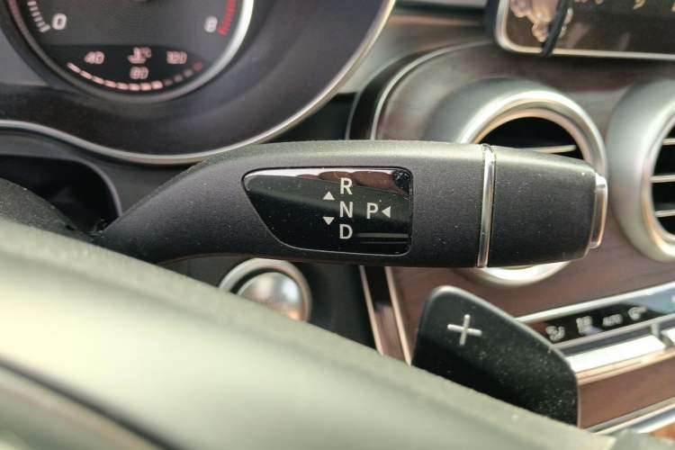 Used Mercedes-Benz GLC 2016 GLC 300 4MATIC Luxury Model Gear Lever