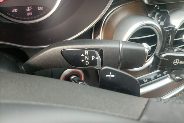 Used Mercedes-Benz GLC 2016 GLC 300 4MATIC Dynamic Model Gear Lever