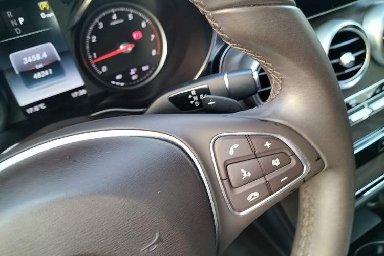 Used Mercedes-Benz GLC 2016 GLC 300 4MATIC Luxury Model Gear Lever