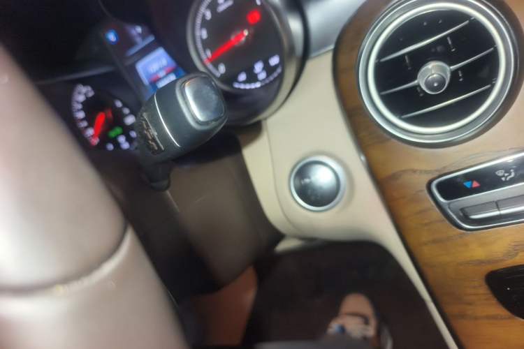 Used Mercedes-Benz GLC 2016 GLC 260 4MATIC Luxury Model Gear Lever