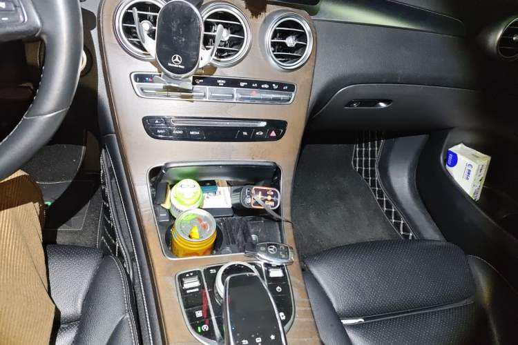 Used Mercedes-Benz GLC 2016 GLC 300 4MATIC Dynamic Model Gear Lever