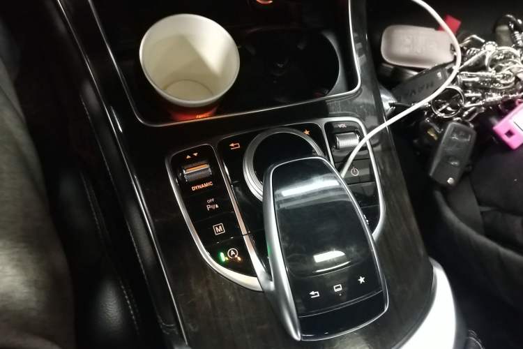 Used Mercedes-Benz GLC 2016 GLC 260 4MATIC Dynamic Edition Gear Lever