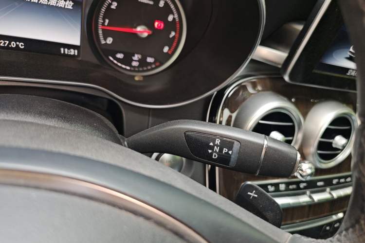 Used Mercedes-Benz GLC 2016 GLC 260 4MATIC Dynamic Edition Gear Lever