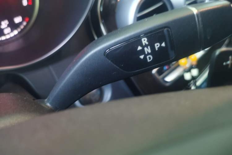 Used Mercedes-Benz GLC 2016 GLC 260 4MATIC Luxury Model Gear Lever