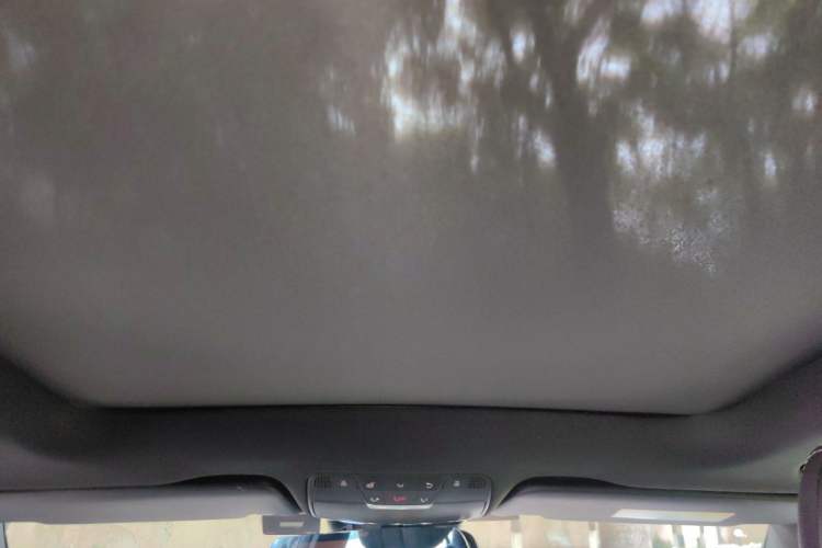 Used Mercedes-Benz GLC 2016 GLC 300 4MATIC Dynamic Model Headliner