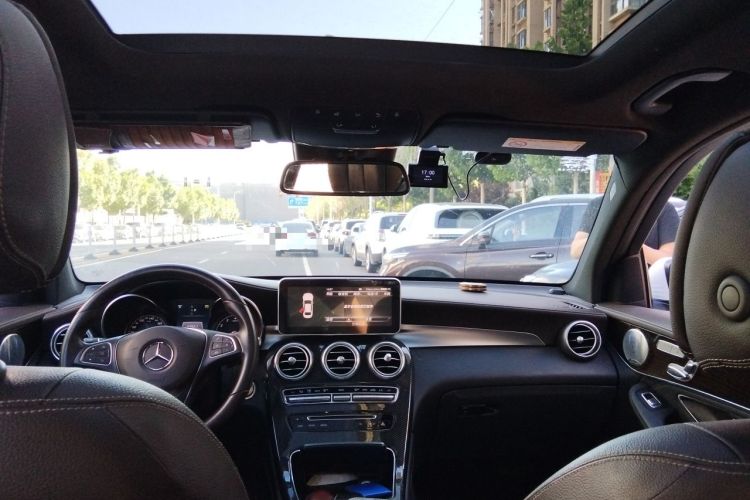 Used Mercedes-Benz GLC 2016 GLC 260 4MATIC Luxury Model Headliner