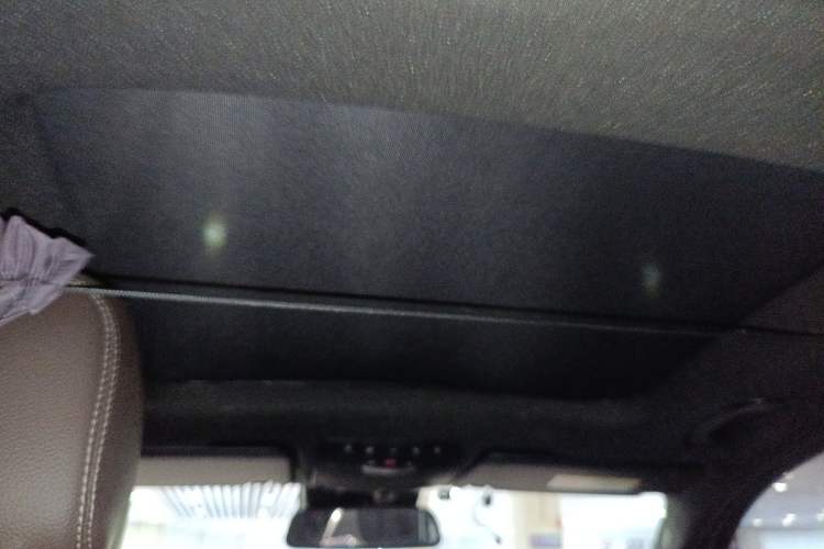 Used Mercedes-Benz GLC 2016 GLC 300 4MATIC Dynamic Model Headliner