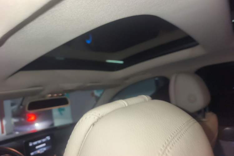 Used Mercedes-Benz GLC 2016 GLC 260 4MATIC Luxury Model Headliner