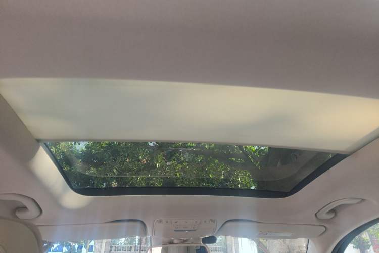 Used Mercedes-Benz GLC 2016 GLC 260 4MATIC Luxury Model Headliner