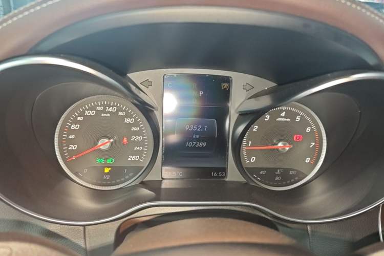 Used Mercedes-Benz GLC 2016 GLC 300 4MATIC Dynamic Model Instrument Cluster