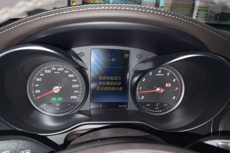 Used Mercedes-Benz GLC 2016 GLC 300 4MATIC Dynamic Model Instrument Cluster