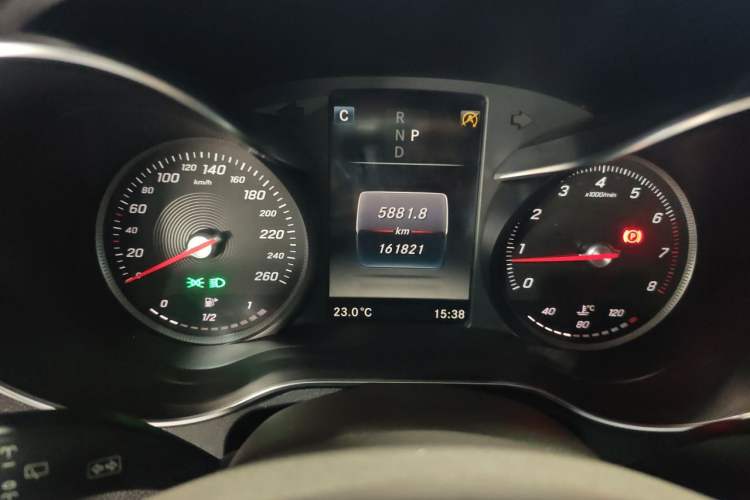 Used Mercedes-Benz GLC 2016 GLC 260 4MATIC Luxury Model Instrument Cluster