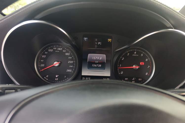 Used Mercedes-Benz GLC 2016 GLC 260 4MATIC Luxury Model Instrument Cluster