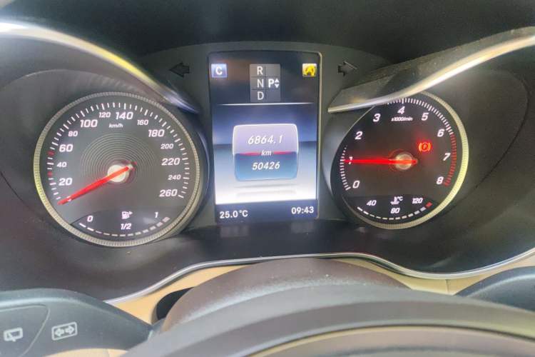 Used Mercedes-Benz GLC 2016 GLC 300 4MATIC Luxury Model Instrument Cluster