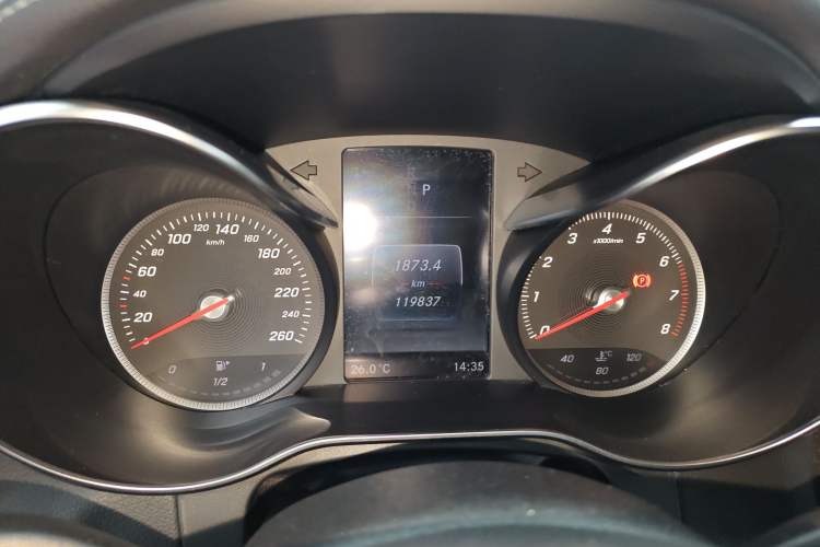 Used Mercedes-Benz GLC 2016 GLC 300 4MATIC Dynamic Model Instrument Cluster