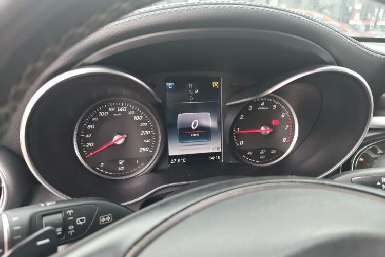 Used Mercedes-Benz GLC 2016 GLC 260 4MATIC Luxury Model Instrument Cluster
