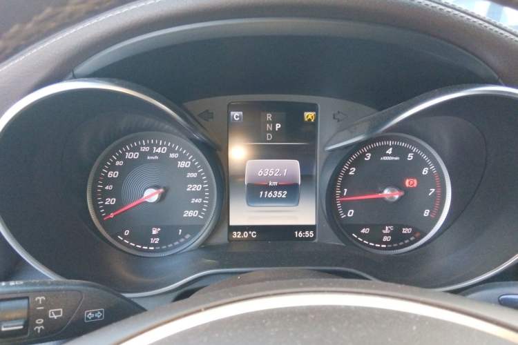 Used Mercedes-Benz GLC 2016 GLC 260 4MATIC Luxury Model Instrument Cluster