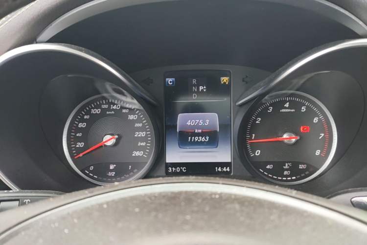 Used Mercedes-Benz GLC 2016 GLC 260 4MATIC Luxury Model Instrument Cluster