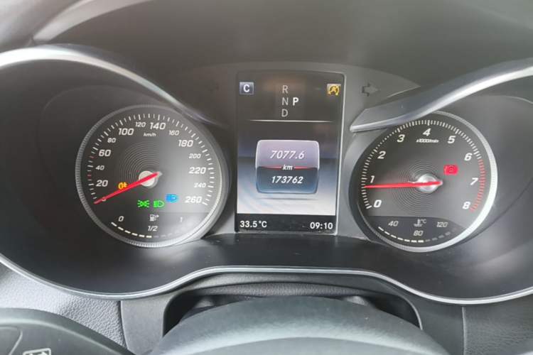 Used Mercedes-Benz GLC 2016 GLC 300 4MATIC Dynamic Model Instrument Cluster