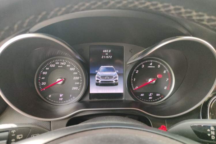 Used Mercedes-Benz GLC 2016 GLC 260 4MATIC Luxury Model Instrument Cluster