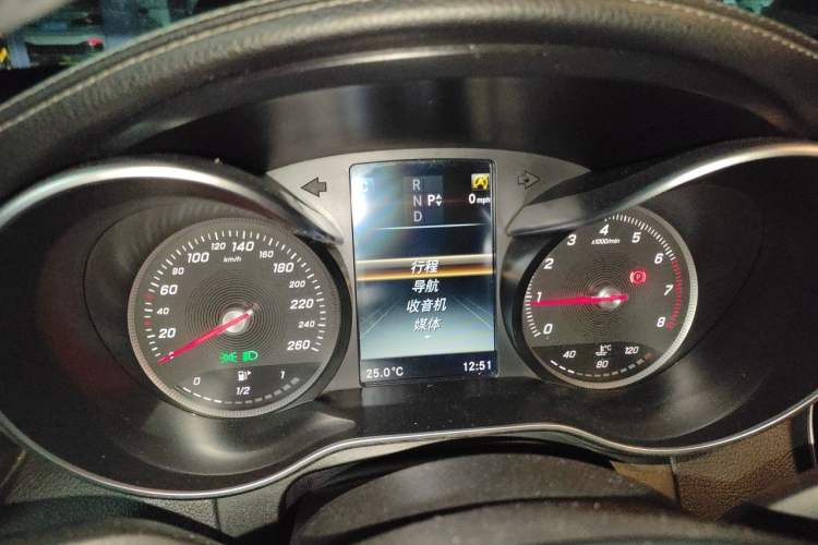 Used Mercedes-Benz GLC 2016 GLC 260 4MATIC Luxury Model Instrument Cluster