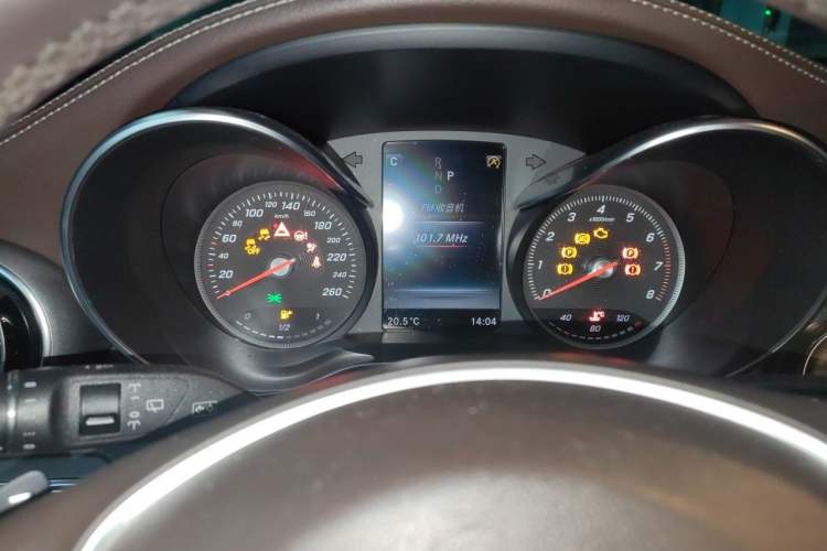 Used Mercedes-Benz GLC 2016 GLC 300 4MATIC Dynamic Model Instrument Cluster