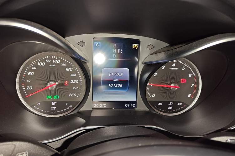 Used Mercedes-Benz GLC 2016 GLC 260 4MATIC Dynamic Edition Instrument Cluster