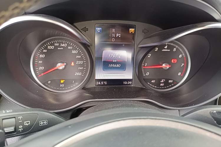 Used Mercedes-Benz GLC 2016 GLC 300 4MATIC Dynamic Model Instrument Cluster