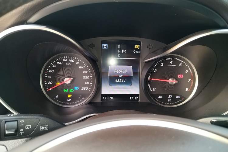 Used Mercedes-Benz GLC 2016 GLC 300 4MATIC Luxury Model Instrument Cluster