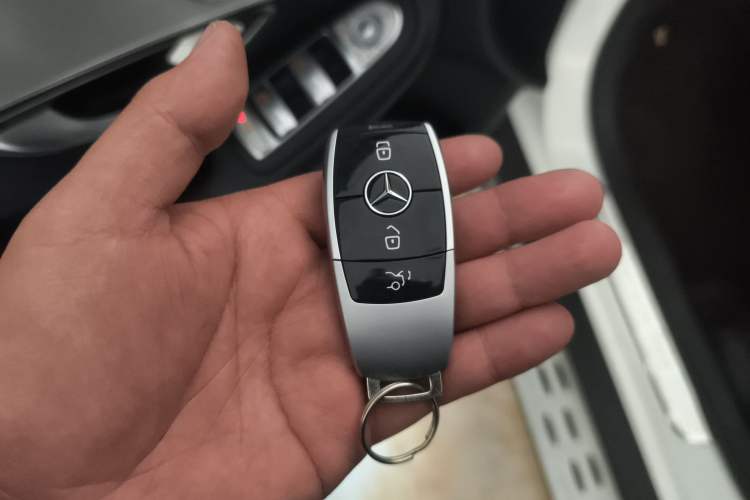 Used Mercedes-Benz GLC 2016 GLC 200 4MATIC Interior 1