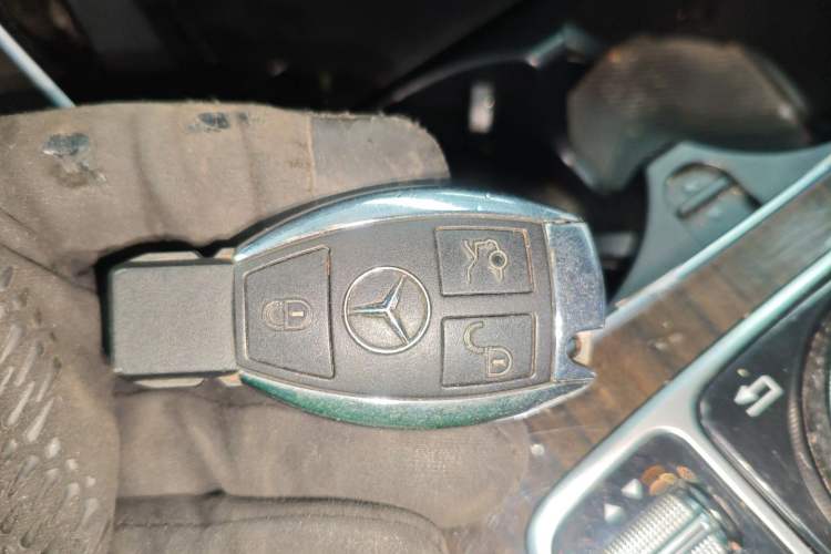 Used Mercedes-Benz GLC 2016 GLC 260 4MATIC Dynamic Edition Interior 1