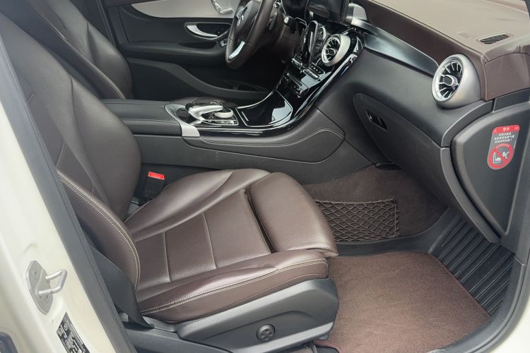 Used Mercedes-Benz GLC 2016 GLC 200 4MATIC Interior 1