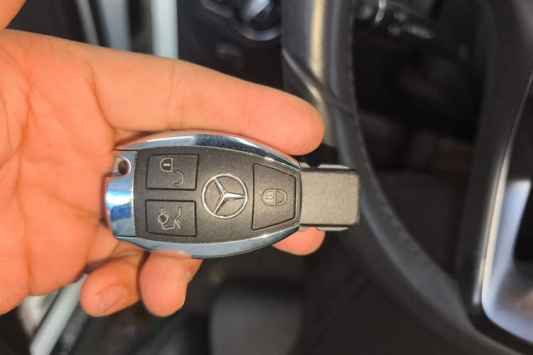 Used Mercedes-Benz GLC 2016 GLC 260 4MATIC Dynamic Edition Interior 1