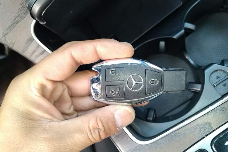 Used Mercedes-Benz GLC 2016 GLC 300 4MATIC Luxury Model Interior 1