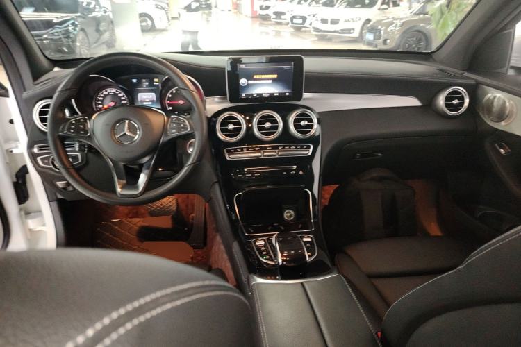 Used Mercedes-Benz GLC 2016 GLC 200 4MATIC Interior 2