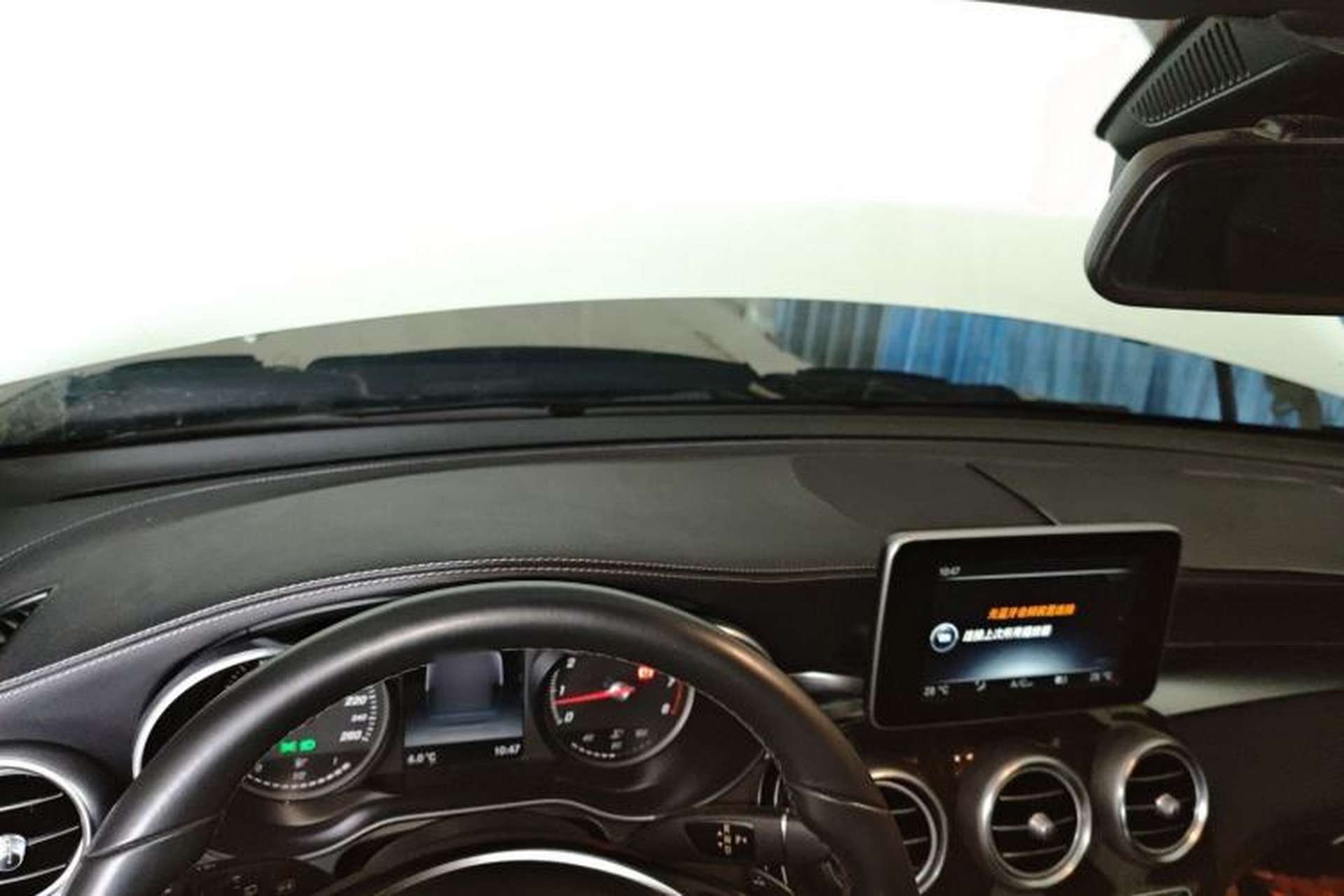 Used Mercedes-Benz GLC 2016 GLC 260 4MATIC Dynamic Edition Interior 2