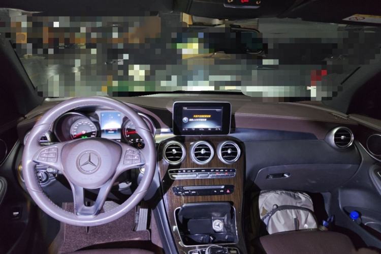 Used Mercedes-Benz GLC 2016 GLC 260 4MATIC Dynamic Edition Interior 2