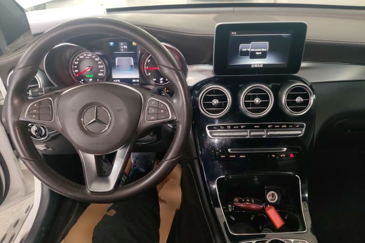Used Mercedes-Benz GLC 2016 GLC 200 4MATIC Interior 2