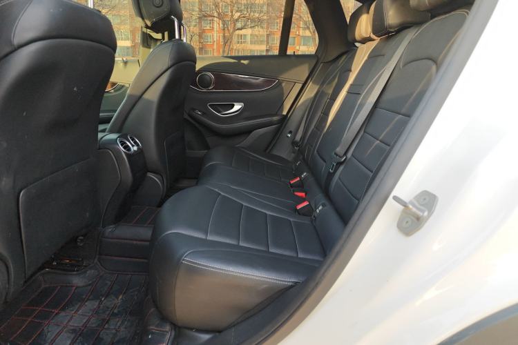Used Mercedes-Benz GLC 2016 GLC 260 4MATIC Dynamic Edition Interior 3