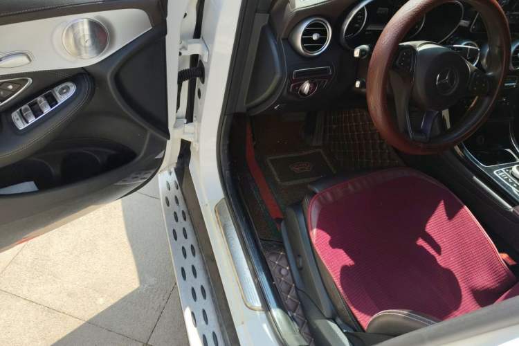 Used Mercedes-Benz GLC 2016 GLC 200 4MATIC Interior 3