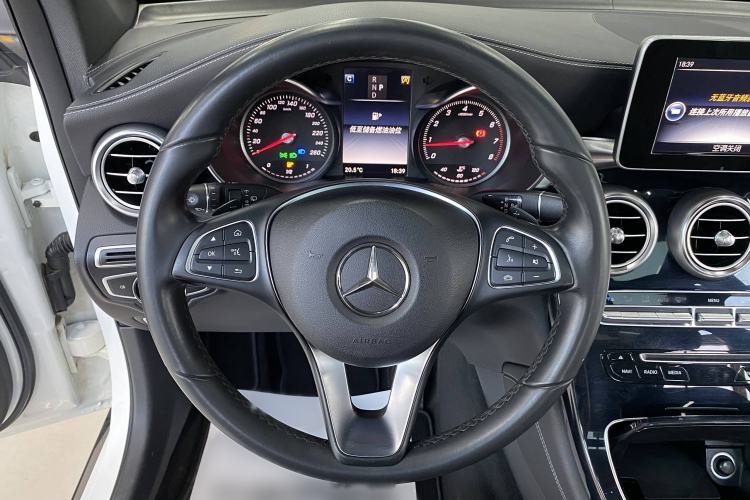 Used Mercedes-Benz GLC 2016 GLC 200 4MATIC Interior 3