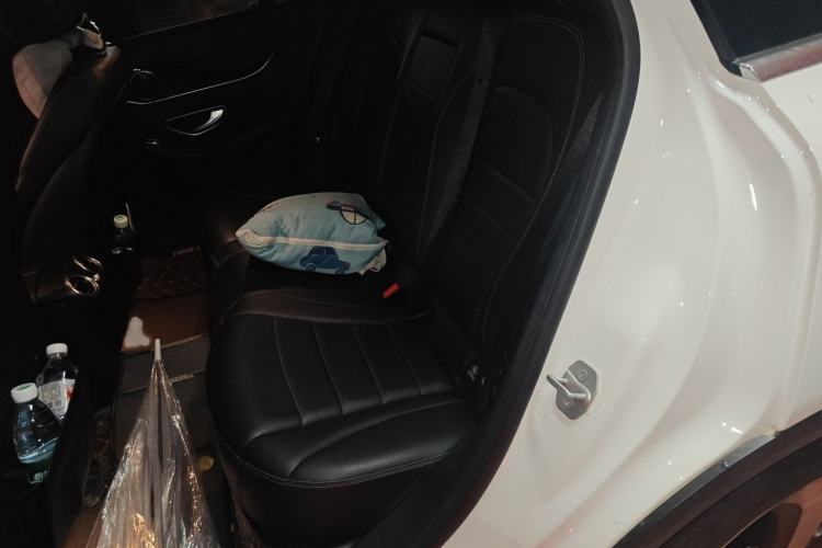 Used Mercedes-Benz GLC 2016 GLC 260 4MATIC Luxury Model Interior 4