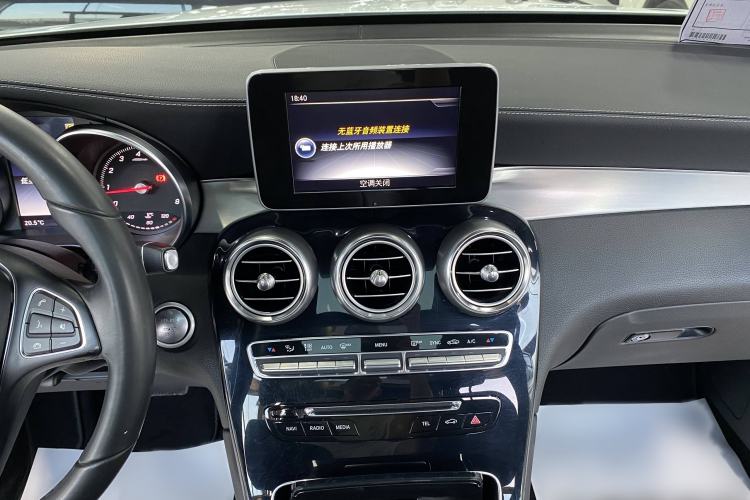 Used Mercedes-Benz GLC 2016 GLC 200 4MATIC Interior 4