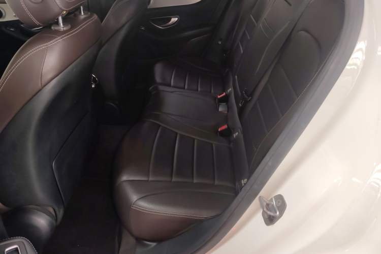 Used Mercedes-Benz GLC 2016 GLC 200 4MATIC Interior 4