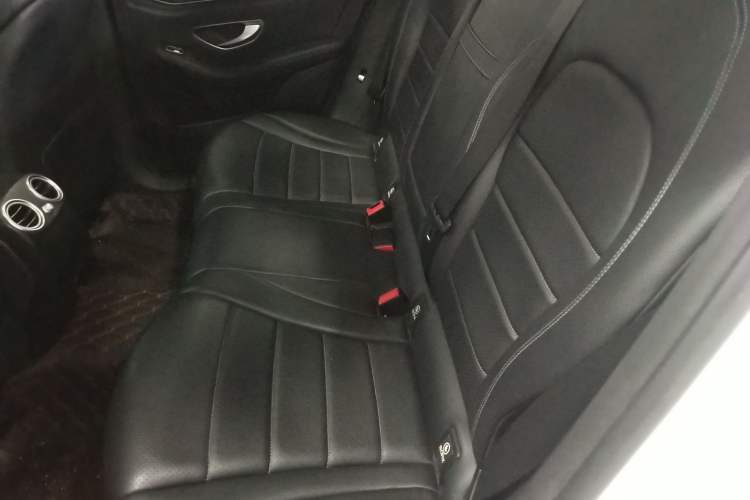 Used Mercedes-Benz GLC 2016 GLC 260 4MATIC Dynamic Edition Interior 4