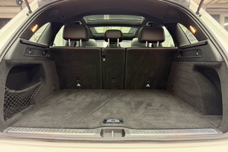 Used Mercedes-Benz GLC 2016 GLC 300 4MATIC Dynamic Model Interior 7
