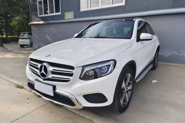 Ojetý Mercedes-Benz GLC 2016 GLC 300 4MATIC Dynamic Model