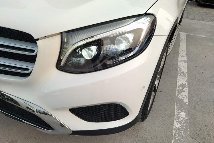 Used Mercedes-Benz GLC 2016 GLC 300 4MATIC Luxury Model Left Front Headlight