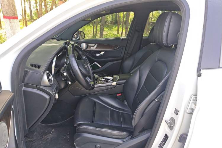 Used Mercedes-Benz GLC 2016 GLC 300 4MATIC Dynamic Model Left Front Seat