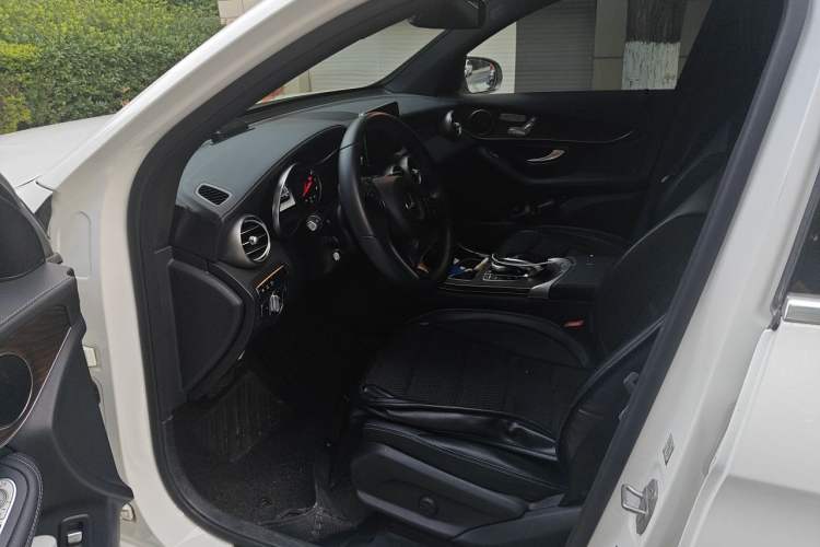 Used Mercedes-Benz GLC 2016 GLC 300 4MATIC Dynamic Model Left Front Seat